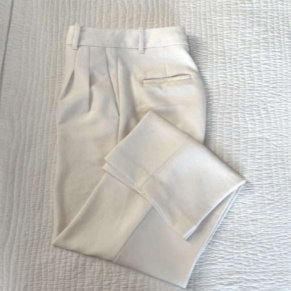 Aritzia | Effortless Trousers Size 4 - Picture 8 of 10